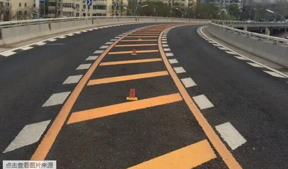 蘇州熱熔減速帶道路劃線有哪些優勢?