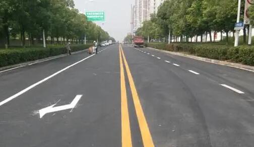 道路劃線(xiàn)的標(biāo)準(zhǔn)尺寸，道路劃線(xiàn)的寬度是多少？